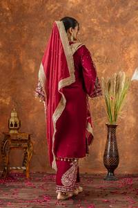 Ensemble de salwar kameez long élégant en velours de viscose pour femmes, avec broderies, sequins et perles, dupatta, pour les occasions de fête et de mariage - Product Image 3