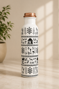 Bouteille d'eau en cuivre pur à imprimé floral de lotus, bouteille à boire en cuivre ayurvédique faite à la main par un designer, avec bouchon à vis anti-fuite - Product Image 3