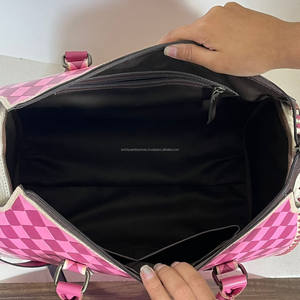 Bolsos cruzados de cuero hechos a mano para mujer, con diseño a cuadros, de gran capacidad, estilo diseñador, para uso diario y viajes. - Product Image 6