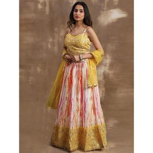 Lehenga choli เลื่อมสีขาวและสีเหลืองที่น่าสนใจ - Product Image 4