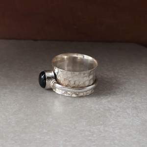 Bague tournante artisanale en obsidienne noire en forme de lune, en argent sterling 925, bague de méditation anti-stress, bijoux de mariage vintage bohème - Product Image 3
