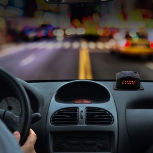 Rilevatore Radar Auto V7 a 16 Bande con Avviso Vocale di Sicurezza, Display LED e Rilevamento Automatico a 360 Gradi per Modalità Città e Autostrada - Product Image 6