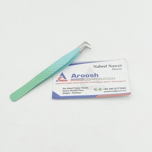 Venta al por mayor Aroosh Corp pinzas de extensión de pestañas profesionales de 90 grados de alta calidad de dos tonos con revestimiento de color degradado de alta calidad - Product Image 4