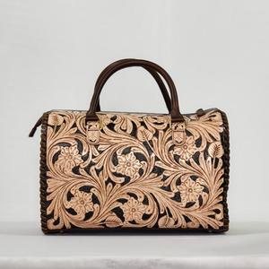 Bolsa de Viaje Deportiva de Lujo, Diseño 2026, con Flores Talladas a Mano, 100% Cuero Genuino, Alta Calidad, Resistente al Agua, Ligera - Product Image 1
