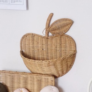 Decoración para habitación de niños pequeños, cestas con forma de manzana, precio económico, cesta colgante de pared con forma de fruta de ratán - Product Image 2
