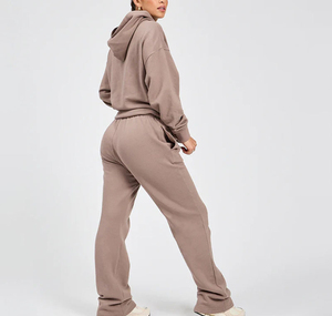 Ensemble de survêtement pour femme en molleton épais de coton French Terry, coupe ample, avec pantalon de survêtement large et droit et pantalon évasé, et sweat à capuche - Product Image 3
