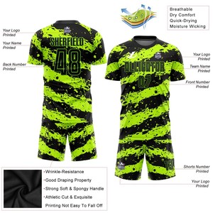 Ensemble d'uniformes de football personnalisés par sublimation, noir et vert fluo, unisexe adulte, respirant, 100 % polyester, kit d'équipe, détection par aiguille, sans couture - Product Image 3