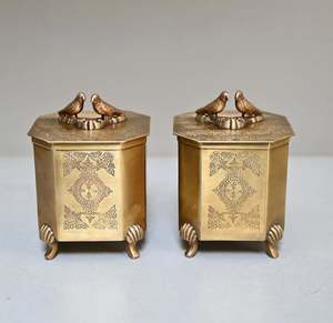 Hecho de latón puro con un acabado lacado, no se descolora ni se oxida. La tapa se cierra de forma segura, lo que lo hace ideal. - Product Image 5