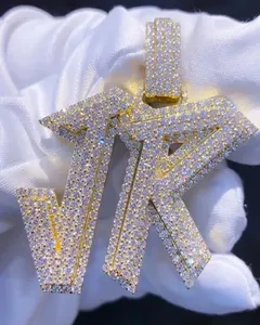 จี้ตัวอักษร VK ประดับเพชรโมอิสซาไนต์สุดหรู สไตล์ฮิปฮอป เงินแท้ 925 ชุบทอง ยี่ห้อ TISHYA DIAMOND เหมาะสำหรับทุกเพศทุกวัย ใส่ไปงานปาร์ตี้ - Product Image 6