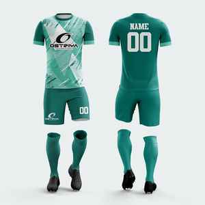 Uniforme de Fútbol Personalizado en Negro y Rojo, Diseño de Uniforme de Fútbol para Club, Ropa Deportiva de Fútbol - Product Image 2