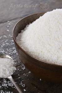 Mary's Fresh Coconut Delight-Noix de coco desséchée du Vietnam de qualité supérieure Produit agricole à faible teneur en matières grasses - Product Image 6