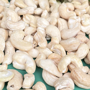 เม็ดมะม่วงหิมพานต์ WS180 ราคาถูก พร้อมส่งจำนวนมาก เม็ดมะม่วงหิมพานต์แบบขายส่ง MOQ ต่ำ ซานติโก - Product Image 1