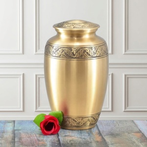 Urnes funéraires en laiton de style américain, 200 pouces cubes, pour cendres humaines, urne funéraire commémorative en laiton par Falah International - Product Image 1