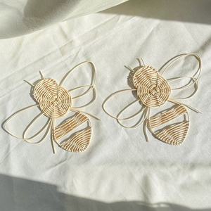 Estilo bohemio diseño Art Deco colgante de pared hecho a mano crisantemo abeja mimbre natural artesanías al por mayor de Vietnam - Product Image 4