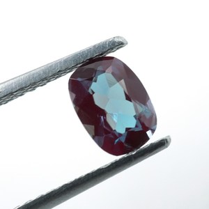 พลอยอเล็กซานไดรต์เพาะเลี้ยงในห้องปฏิบัติการ, รูปทรงคุชชั่นเจียระไน (0.60 กะรัต, 6.5x4.5 มม.) - Product Image 2