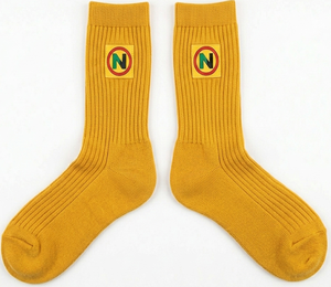 Nouvelle Collection 2025 – Design Tendance – 4 Couleurs – Chaussettes de Compression Antidérapantes et Respirantes pour Hommes et Femmes – Idéales pour la Course, le Marathon, les Sports de Plein Air et le Cyclisme – Conception Personnalisée - Product Image 6