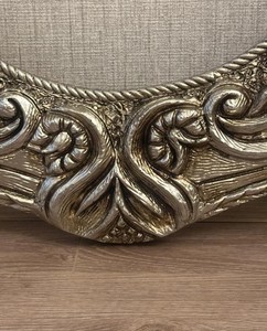 Espejo de Pared Barroco Ovalado Plateado | Espejo con marco plateado ornamentado |   Decoración Elegante y de Lujo - Product Image 5