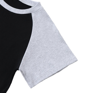 Camiseta Corta de Manga Raglán Gris y Negra para Hombre, Cuello Redondo, Corte Regular, Estilo Casual, 100% Algodón, Color Sólido, Diseño Liso - Product Image 5