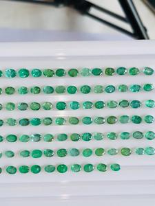 Émeraudes Naturelles Ovales 5x4mm 42.05cts Couleur Vert Riche Premium Qualité Fine Calibrées Assorties Certifiées IGI Lot de Pierres Précieuses - Product Image 2