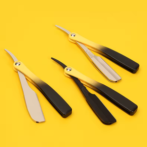 Navaja de Afeitar Profesional de Acero Inoxidable con Mango de Madera, Afeitadora Manual para Barba, Personalizable para Hombres - Product Image 3