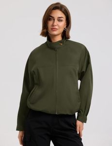 Chaqueta Bomber Verde Oliva Personalizada para Mujer, Cuello Alto, Cierre de Botones y Cremallera, Chaqueta Bomber Informal, Venta al Por Mayor OEM - Product Image 1