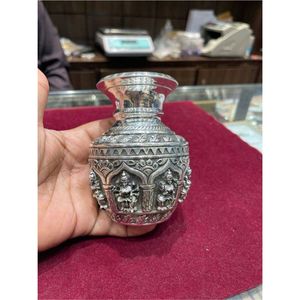 Pot Kalash en métal argenté antique indien, décoratif, gravé Laxmi, Lota, accessoires de temple Pooja, décoration de mariage traditionnelle, cadeau - Product Image 1