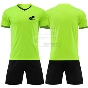 Ensemble d'uniformes de football confortables pour hommes, maillot et short respirants, conçus pour l'entraînement quotidien et les matchs amicaux - Product Image 3