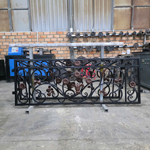 Rampe de balcon en fer forgé résistante à la rouille pour espaces extérieurs avec structure sécurisée et finition élégante - Product Image 5