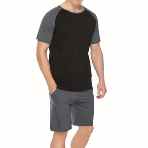Conjunto de dos piezas de camiseta y pantalones cortos Comfort Loungewear con manga raglán, perfecto para dormir y para correr, conjuntos gemelos para hombre - Product Image 3
