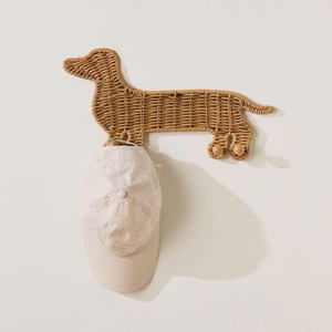 Porte-chapeau Teck Galvanisé Artisanal Haut de Gamme en Rotin pour Enfants – Décoration Écologique en Osier pour l'Organisation Murale de la Chambre d'Enfant - Product Image 1