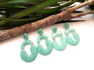 Modernos Pendientes Colgantes de Resina Artesanal con Diseño de Hadas, Hechos a Mano, Color Personalizado, Estilo Artístico, de Artizon Studio - Product Image 5
