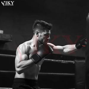 Fournisseur en gros d'équipements d'entraînement et de sparring en cuir PU robuste, bandages de poignet, gants de boxe robustes noirs et rouges à marque privée - Product Image 3