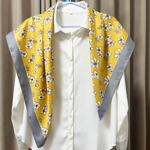 Foulard carré floral personnalisable de haute qualité en gros, bandana gris imprimé pour femme, 100 % soie, doux pour la peau, avec options OEM ODM - Product Image 5