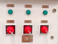 Armoire électrique basse tension personnalisée IP44 en acier, boîtier de commande électrique 400V 63A pour l'automatisation industrielle et le contrôle d'équipements