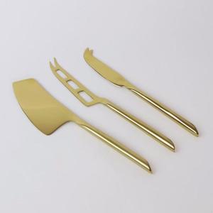 Juego de cuchillos de lujo para queso, aptos para lavavajillas, con acabado dorado, de acero inoxidable, para charcutería, con mangos de ratán. - Product Image 2