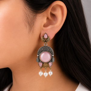Boucles d'oreilles pendantes en argent oxydé plaqué or antique avec fleur, serties de pierres roses, style bohème pour femme, MOQ disponible - Product Image 2