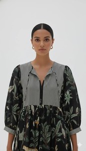 Vestido midi de algodón hecho a mano con estampado de tigre y mangas abullonadas - Product Image 2