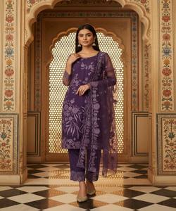 Conjunto de dos piezas de algodón con bordado de red elegante y diseño indio moderno, con dupatta, para uso festivo, precio al por mayor, prenda étnica, morado - Product Image 1