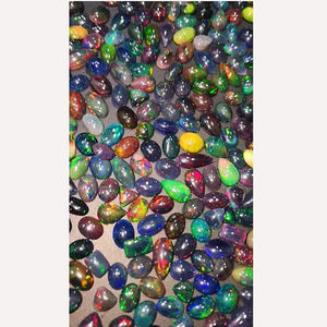 665 pièces d'opale noire éthiopienne naturelle avec reflets, de 8 mm à 16 mm, cabochons ovales, poire, octogone, 810 carats, pierres précieuses Iroc Sales, cabochons US$535 - Product Image 1