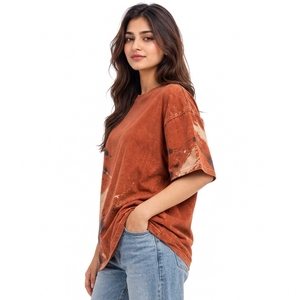 Colección de moda para el día a día con siluetas relajadas. Camisetas extragrandes para mujer con costuras duraderas y un tacto de algodón suave. - Product Image 3
