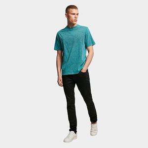 Camiseta con lavado ácido audaz y diseño desgastado con estilo, tela suave de primera calidad, corte holgado, perfecta para ocasiones informales. - Product Image 6