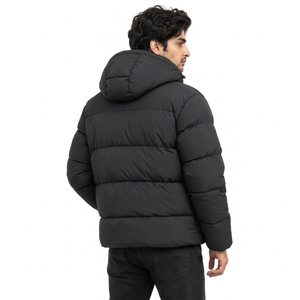 Vestes matelassées de qualité pour hommes, offrant confort et style moderne aux garde-robes d'hiver décontractées, légères et pratiques. - Product Image 5