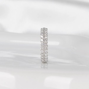 แหวนแต่งงานเพชรเพาะเลี้ยงแบบไมโครเพฟ ทองคำขาว 14K แหวนนิรันดร์ ดีไซน์เรียบหรู สามารถสวมซ้อนกันได้ แหวนทำมือสำหรับวันครบรอบ - Product Image 5