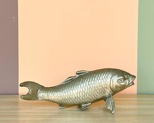 Sculpture de poisson en laiton de luxe, figurine décorative pour comptoir de réception d'hôtel et pièce de décoration intérieure moderne - Product Image 6