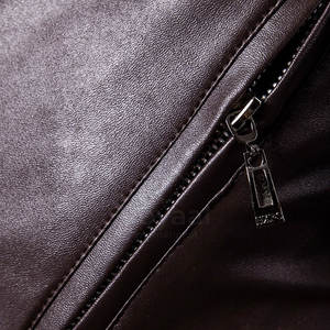 แจ็คเก็ตหนังคุณภาพพรีเมียมขายดีที่สุด สวมใส่สบาย ระบายอากาศได้ดี แจ็คเก็ตหนังสำหรับผู้ชายสำหรับฤดูหนาว วางจำหน่ายออนไลน์ - Product Image 3