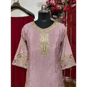 Ensemble de costume de fête XL avec broderie de fil et de paillettes - Product Image 1