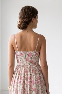 Vestido de Algodón con Estampado Floral Estilo Boho |   Vestido midi fluido con tirantes finos |   Ropa de Verano para Mujer - Product Image 4
