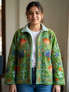 Chaqueta Bomber Floral Suzani Hecha a Mano para Mujer, 100% Algodón, Bordado de Terciopelo, Transpirable, Ecológica, Rellena de Seda, Gruesa, Alif - Product Image 3