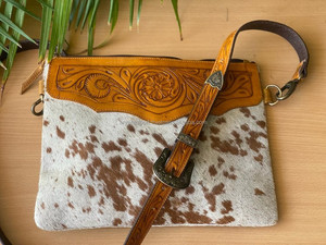 New Western Stylish Tooled Cowhide Leather Sling <b>Bag</b> Hot Sale Women Handcrafted Carved Genuine Leather <b>Cross</b> <b>Body</b> <b>Bag</b> - Product Image 3