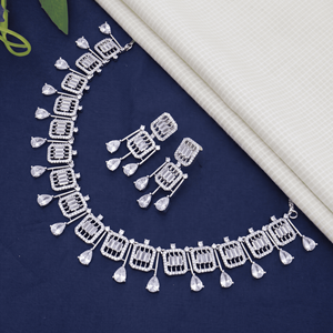 Conjunto de Collar con Diamantes Americanos y Pendientes a Juego con Cristales para Mujer, Ideal para Fiestas de Compromiso y Eventos Festivos - Product Image 2